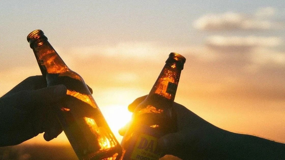 Алкоголь в жару — не лучший способ «охладиться»